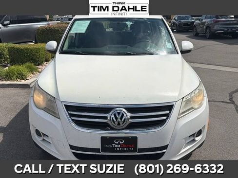 Used 2011 Volkswagen Tiguan S FWD image 3