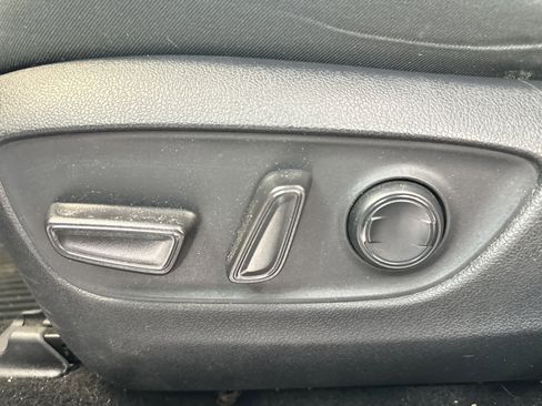 Used 2022 Toyota RAV4 XLE w/ Convenience Package image 20