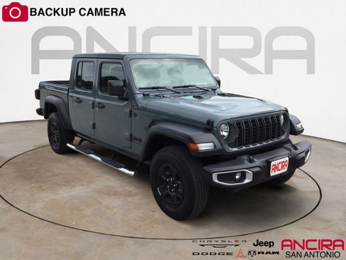 Used 2025 Jeep Gladiator Sport AWD/4WD image 1