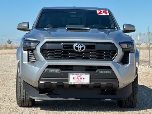 Used 2024 Toyota Tacoma TRD Off-Road image 10