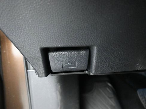 Used 2024 Toyota Tundra Limited image 33