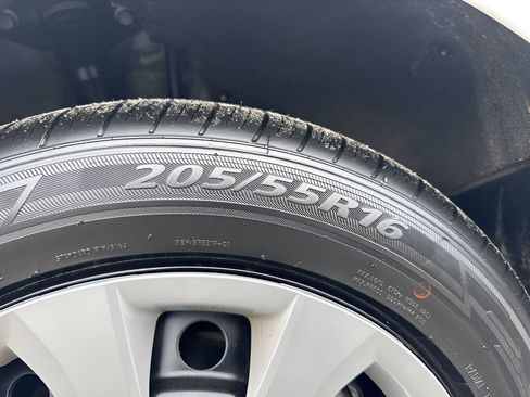 Used 2023 Toyota Corolla LE image 27