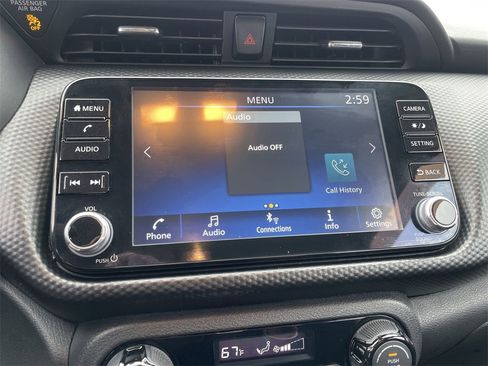 Used 2021 Nissan Kicks SV image 12