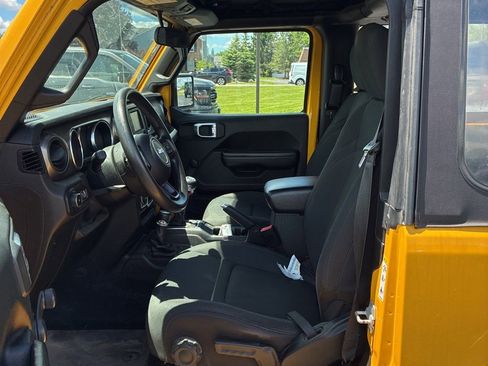 Used 2019 Jeep Wrangler Sport AWD/4WD image 12