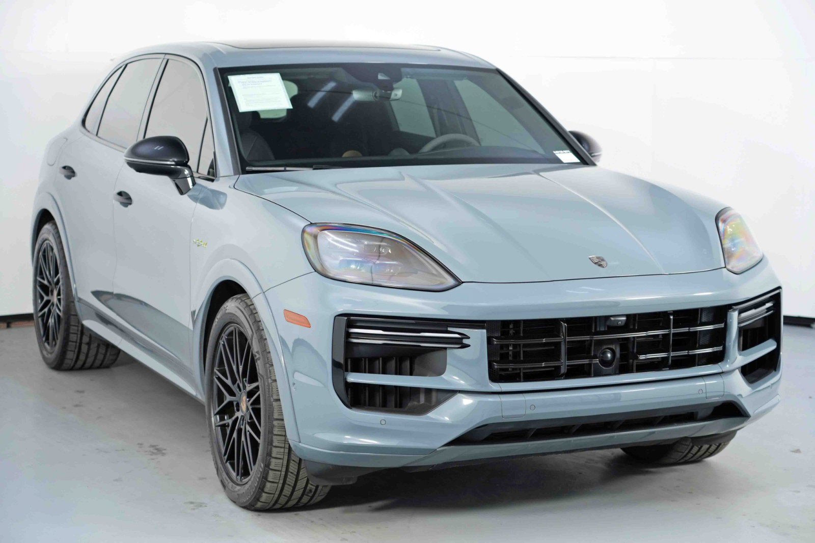 Used 2024 Porsche Cayenne Turbo AWD/4WD image 57