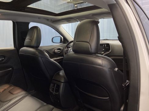 Certified 2019 Jeep Cherokee Limited image 41