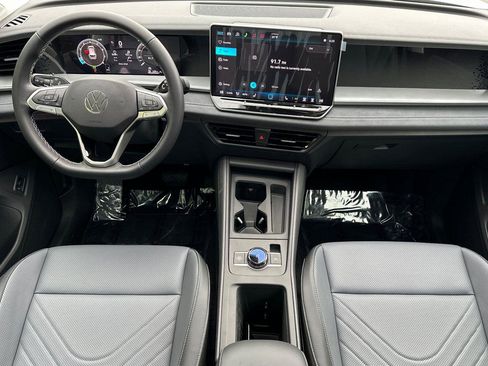 New 2026 Volkswagen Tiguan SE image 12