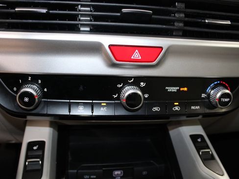 Used 2021 Kia Telluride S AWD/4WD image 32
