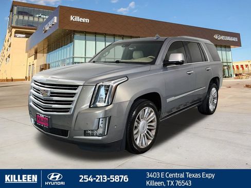 Used 2019 Cadillac Escalade Platinum AWD/4WD image 3