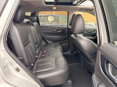 Used 2019 Nissan Rogue SL w/ Premium Package AWD/4WD image 10