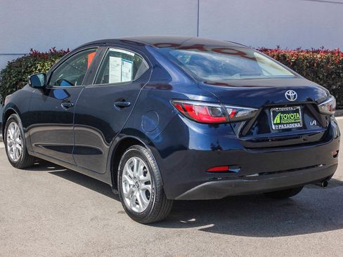 Used 2017 Toyota Yaris iA image 8