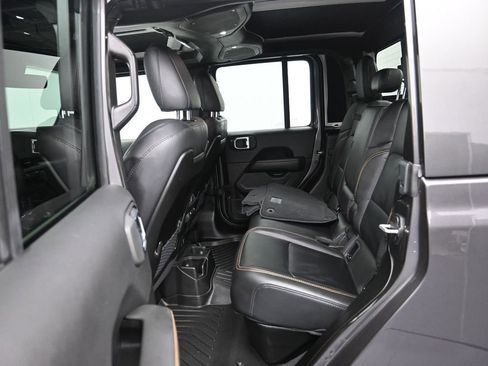 Certified 2025 Jeep Gladiator Sport image 25