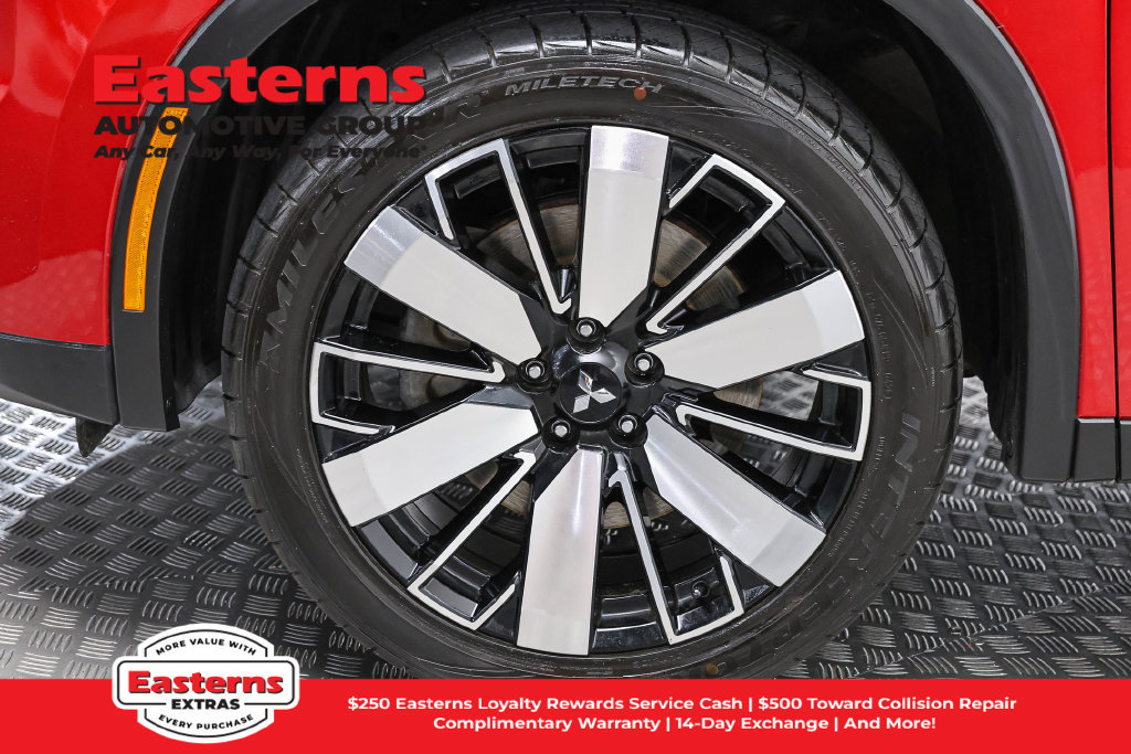 Used 2025 Mitsubishi Outlander SE AWD/4WD image 34
