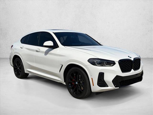 Certified 2025 BMW X4 xDrive30i w/ Premium Package AWD/4WD image 3