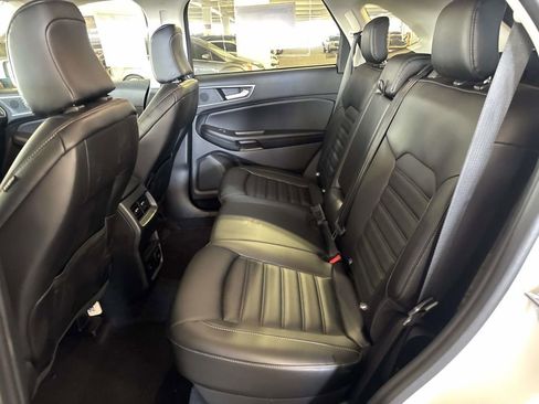 Used 2024 Ford Edge SEL w/ Convenience Package image 12