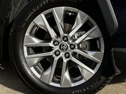 Used 2024 Toyota RAV4 Limited image 30