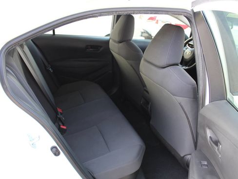 Used 2022 Toyota Corolla LE FWD image 11