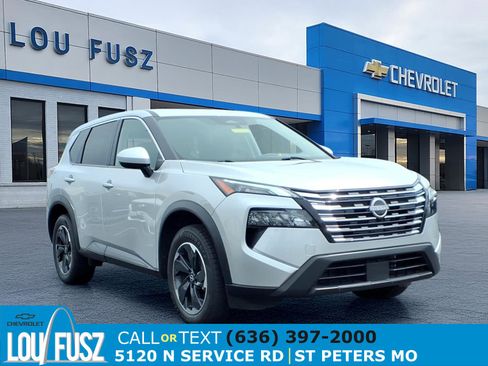 Used 2024 Nissan Rogue SV FWD image 1