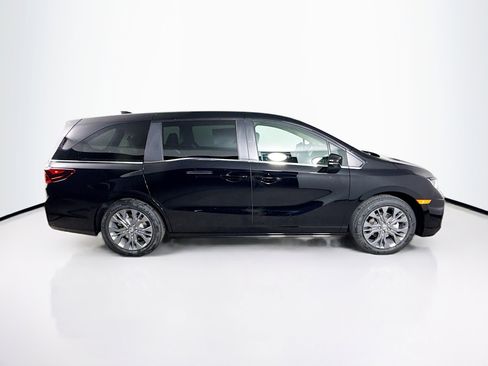 New 2026 Honda Odyssey Touring image 2