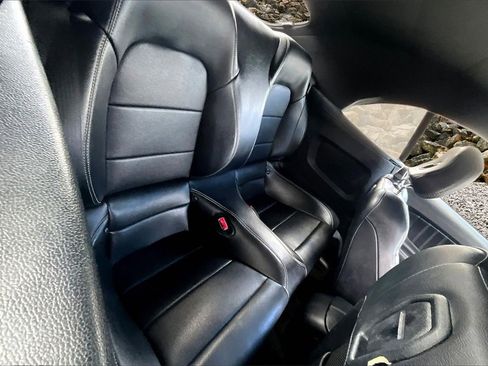 Used 2016 Ford Mustang Premium image 21