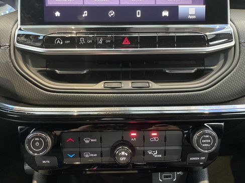 Certified 2026 Jeep Compass Latitude AWD/4WD image 26