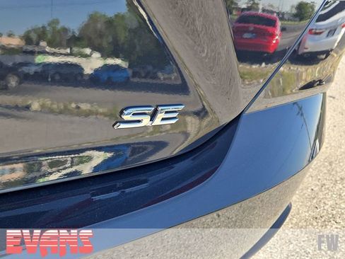 New 2026 Toyota Camry SE w/ Convenience Package FWD image 3