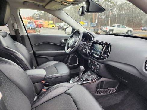Used 2019 Jeep Compass Altitude image 27