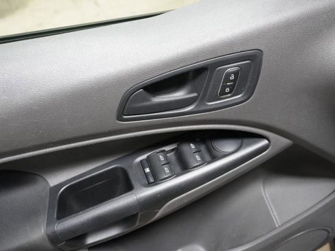 Used 2020 Ford Transit Connect XL image 9
