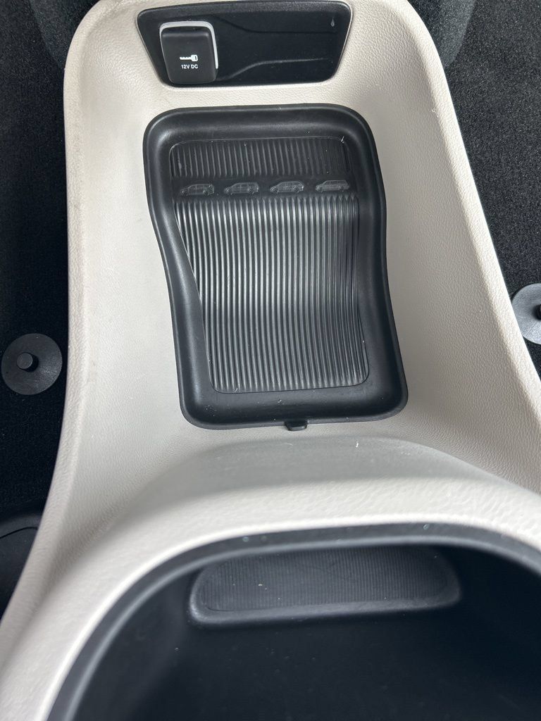 Used 2023 Chrysler Pacifica Touring-L FWD image 45