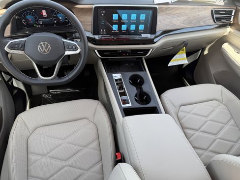 New 2026 Volkswagen Atlas SE image 11