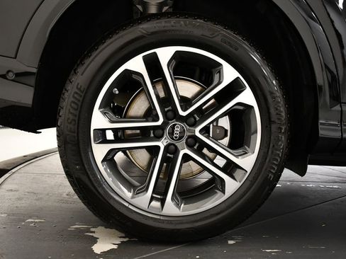 Used 2025 Audi Q5 Premium w/ Convenience Package image 15