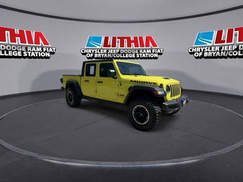 Used 2023 Jeep Gladiator Mojave w/ Trailer Tow Package AWD/4WD image 2
