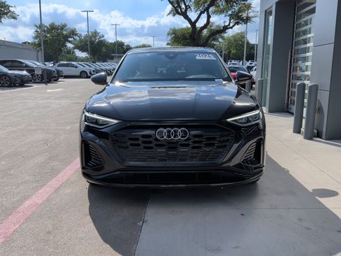 Used 2024 Audi Q8 e-tron Premium Plus w/ Premium Plus Package AWD/4WD image 3