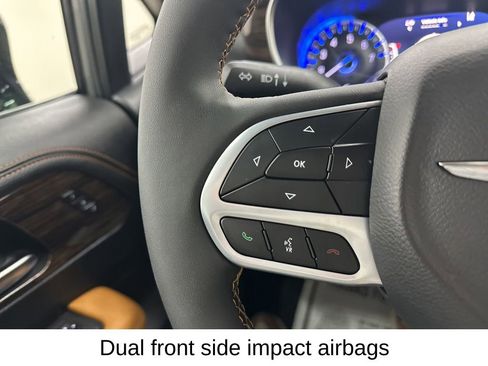 Used 2023 Chrysler Pacifica Pinnacle w/ Trailer Tow Group image 34