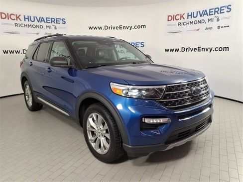 Used 2021 Ford Explorer XLT w/ Equipment Group 202A image 3