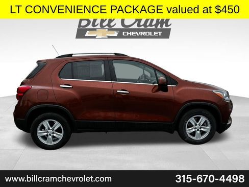 Used 2019 Chevrolet Trax LT w/ LT Convenience Package FWD image 3