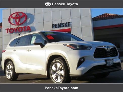 Certified 2022 Toyota Highlander LE image 1