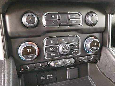 Used 2024 Chevrolet Tahoe LT image 18