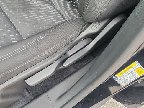 Used 2025 Chevrolet Equinox LT image 16