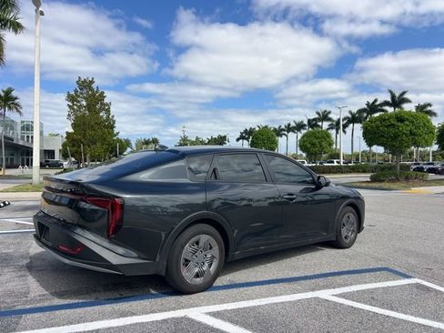 Used 2025 Kia K4 LX image 16