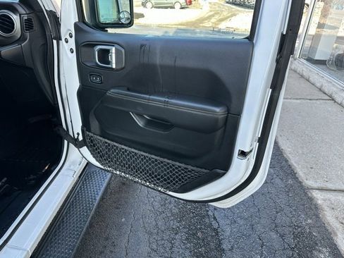 Used 2020 Jeep Wrangler Unlimited Sahara w/ Uconnect 4C Nav & Sound Group image 14