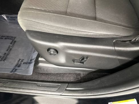 Used 2018 Jeep Grand Cherokee Laredo AWD/4WD image 5