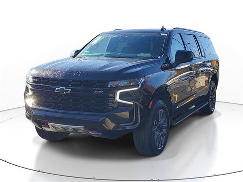 Certified 2023 Chevrolet Suburban Z71 w/ Luxury Package image 2