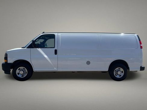 Used 2020 Chevrolet Express 3500 Extended w/ Driver Convenience Package RWD image 2