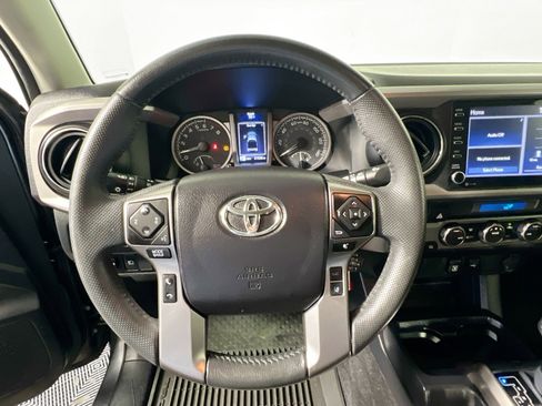 Used 2022 Toyota Tacoma SR5 w/ Technology Package image 17