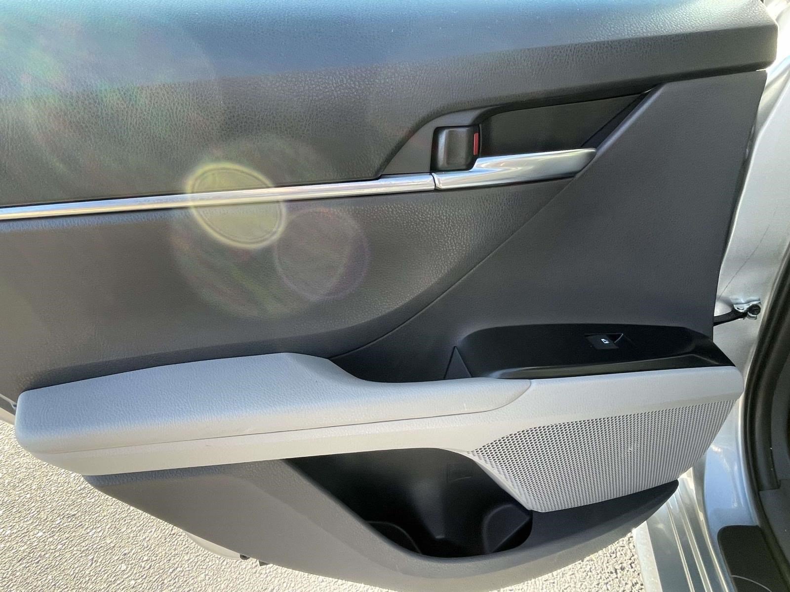 Used 2020 Toyota Camry LE FWD image 12