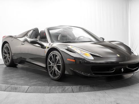 Used 2014 Ferrari 458 Spider RWD image 17