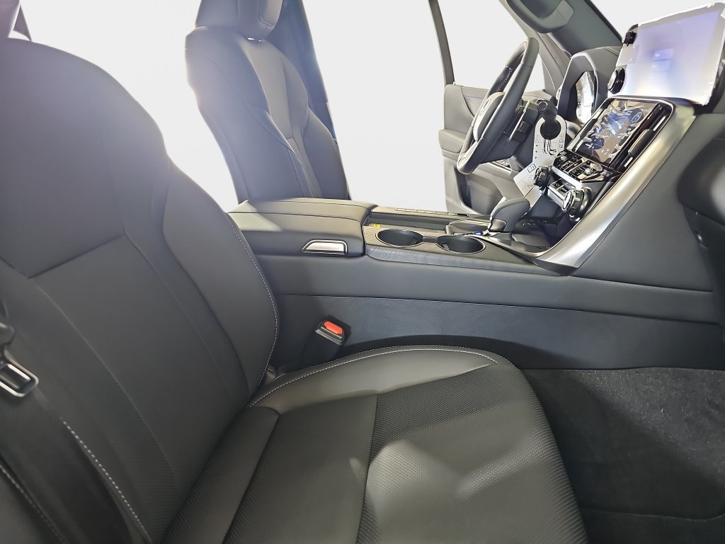 New 2026 Lexus LX 700h Luxury w/ Appearance Package AWD/4WD image 10