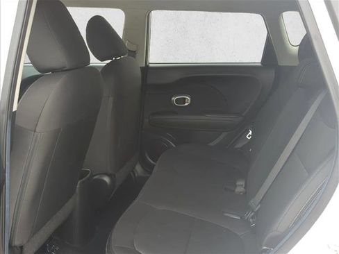 Used 2015 Kia Soul image 18