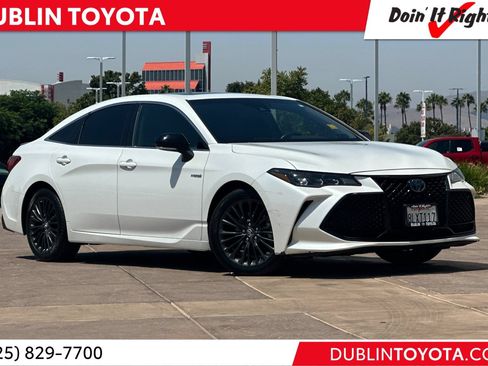 Used 2019 Toyota Avalon XSE w/ All Weather Liner Package FWD image 1